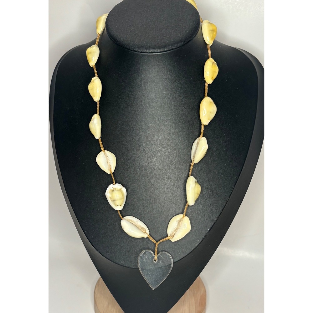 Vintage Shell Bohemian Heart Necklace Cowrie Coastal Surf Beach 19 Inch